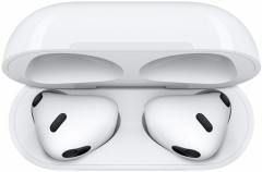 Наушники AirPods с зарядным футляром Lightning (3-го поколения)